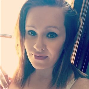 Meet your Posher, Cassandra